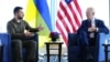 Президент Украины Владимир Зеленский и президент США Джо Байден (справа) во время встречи на полях саммита «Группы семи» (G7). Хиросима, Япония, 21 мая 2023 года. Иллюстрационное фото