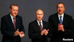 Türkiyə prezidenti Rəcəb Tayyib Ərdoğan, Rusiya prezidenti Vladimir Putin və Azərbaycan prezidenti İlham Əliyev İstanbulda 23-cü Dünya Enerji Konqresində. 2016