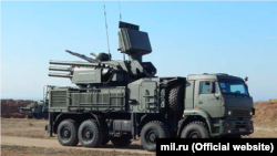 Ресей қарулы күшінің Pantsir-S1 зенит-зымыран кешені. Ресей аннексиялап алған Қырым түбегі, 9 шілде 2021 жыл.