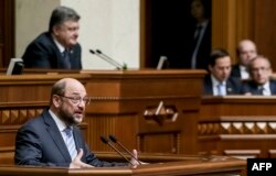 Тодішній президент Європарламенту Мартін Шульц виступає у Верховній Раді України, 3 липня 2015 року