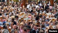 Фестиваль «Октоберфест» (Oktoberfest) у Мюнхені, Німеччина